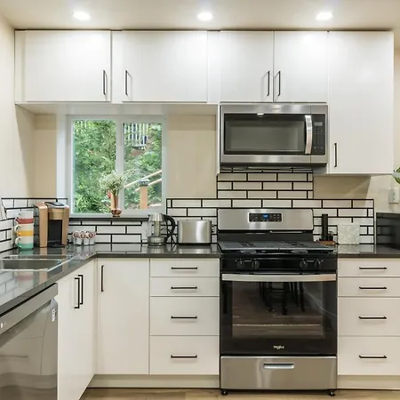 Beautiful Place With A Great Location, Free Parking, Wifi & Large Tv. Federal Way Exterior photo