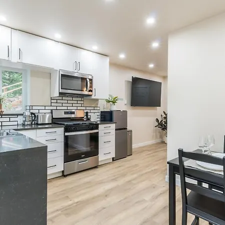Beautiful Place With A Great Location, Free Parking, Wifi & Large Tv. Federal Way Exterior photo