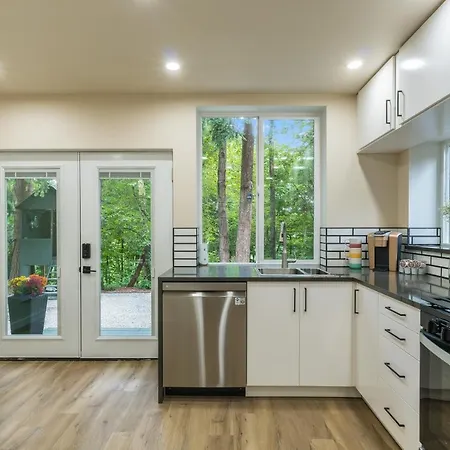 Beautiful Place With A Great Location, Free Parking, Wifi & Large Tv. Federal Way Exterior photo