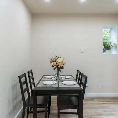 Beautiful Place With A Great Location, Free Parking, Wifi & Large Tv. Federal Way Exterior photo
