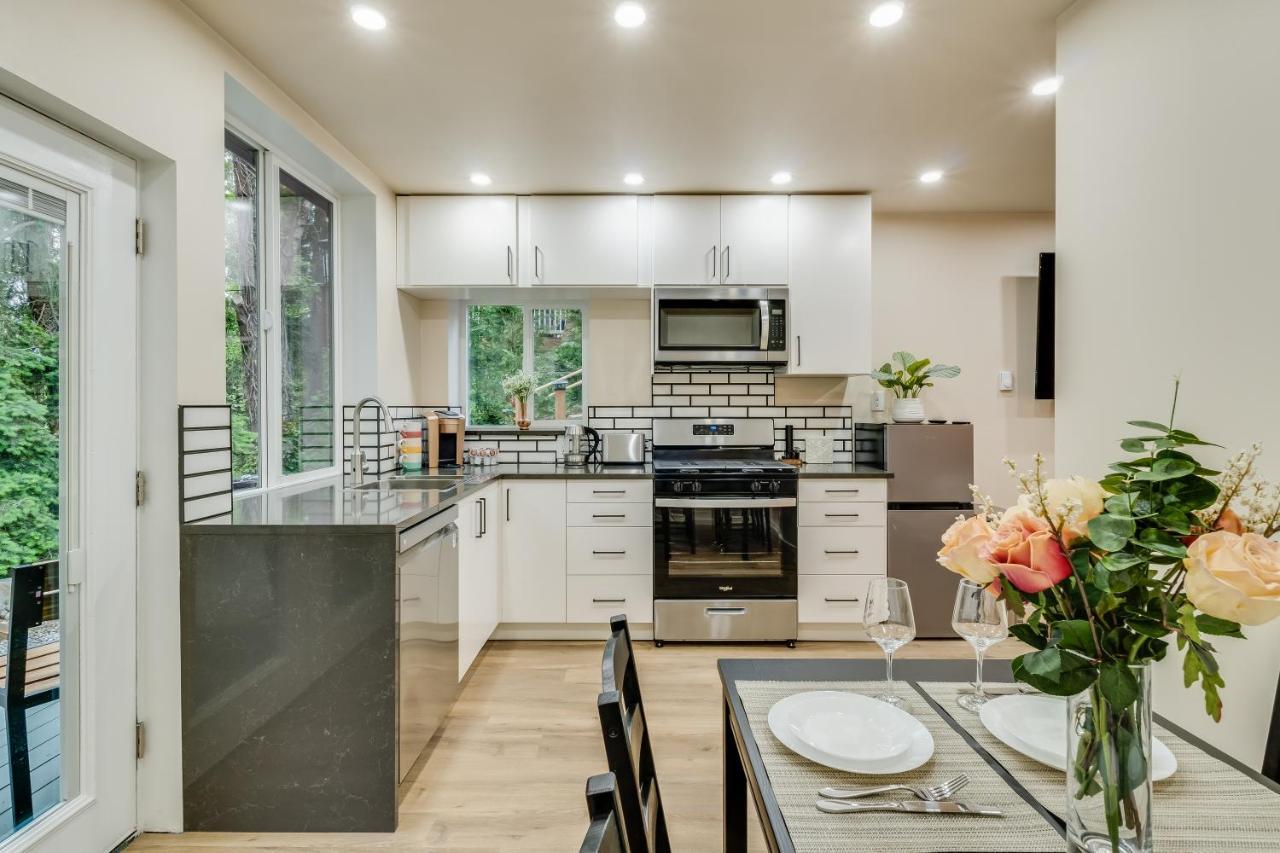 Beautiful Place With A Great Location, Free Parking, Wifi & Large Tv. * Federal Way