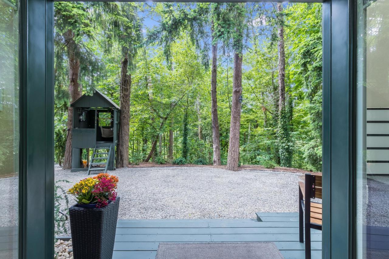 Beautiful Place With A Great Location, Free Parking, Wifi & Large Tv. *